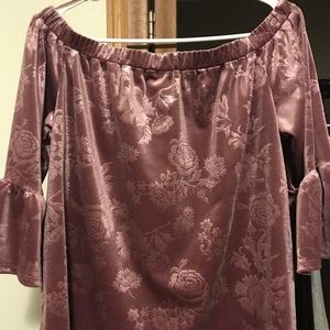 Women’s velvet top